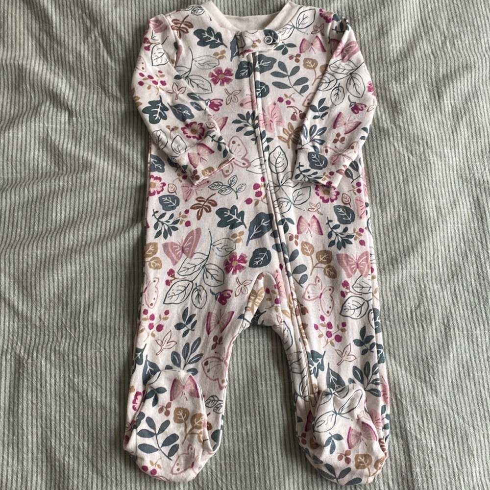 1 Baby pyjama, little planet by Carter’s, 3m